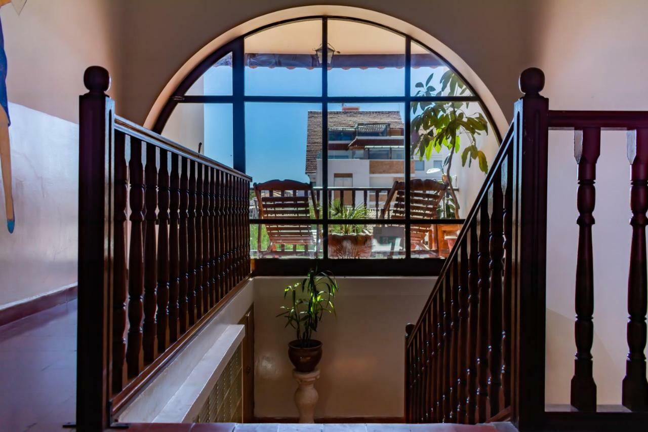 Casa Treveris - Non Profit Hostel Сукре Экстерьер фото