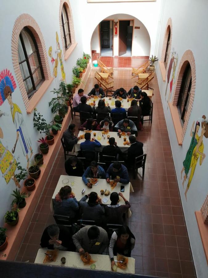 Casa Treveris - Non Profit Hostel Сукре Экстерьер фото